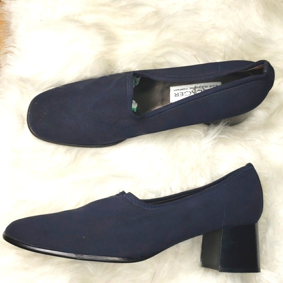 Liz Claiborne Villager Fabric Navy Pumps Blocks heels 8.5M Vintage VTG - Picture 1 of 7